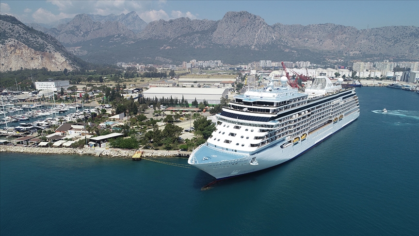 The Turkish port of Antalya has received 30,000 tourists